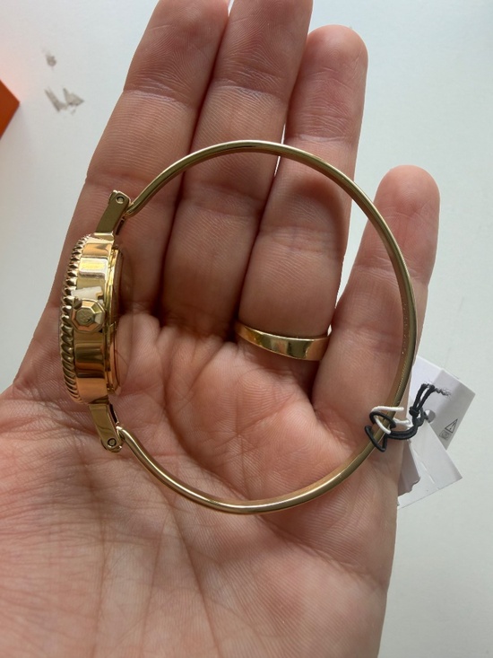 Tory Burch Womens The Reva Gold Bangle Watch Set main image 5